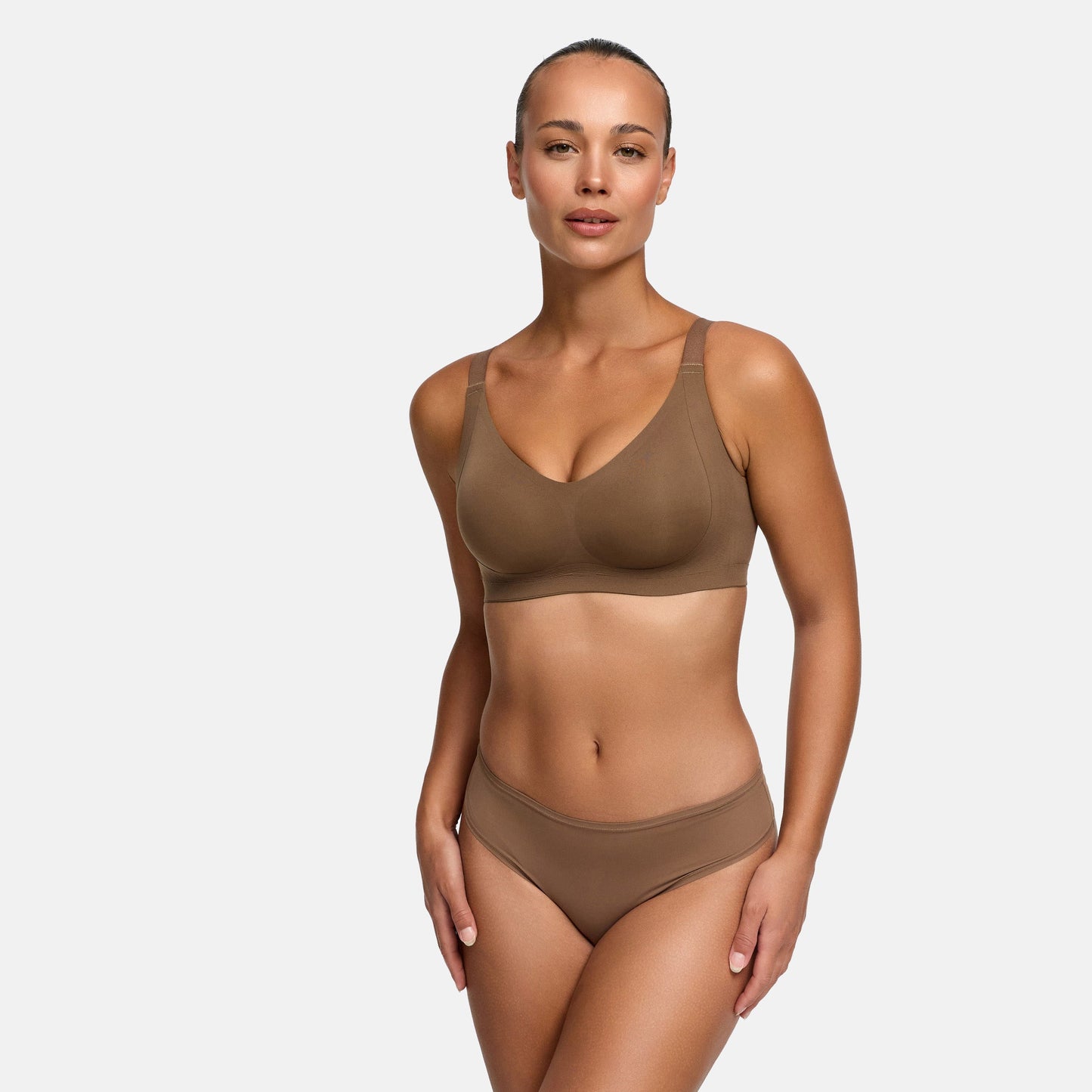 Seamless compact push-up bra