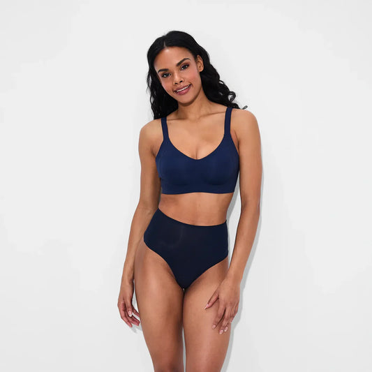 Seamless compact push-up bra