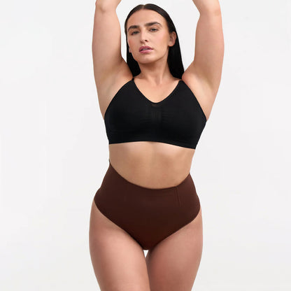 Shaping thong with high waist